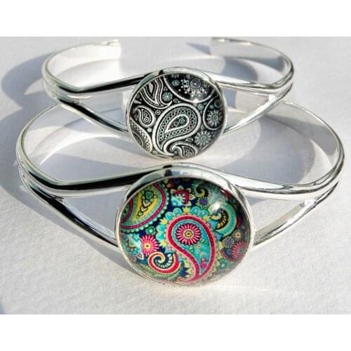 1pc high-quality popular Mandala Flower Bandanna Paisley Buddhism Zen Picture Charm Cuff Glass Cabochon Bracelets Bangle