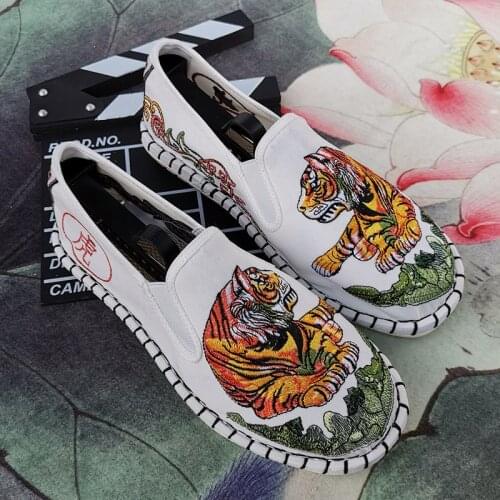Fashion White Tiger Shoes Men Embroidered Casual Loafers Shoes Men Espadrilles Slip-on Comfort Canvas Flats Men zapatos hombre