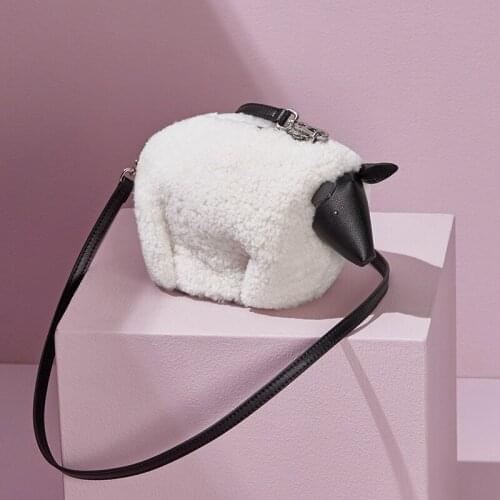 2020 Autumn and Winter New Lamb Fur Leather Handbags Shoulder Messenger Sheep Bag Cute Cartoon Animal Small Bag Designer Bags