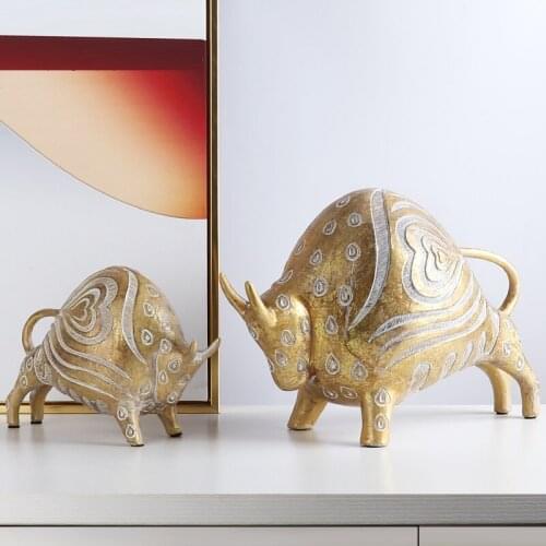 WU CHEN LONG Retro Gold Bullfighting Art Sculpture Abstract Animal Statue Lucky Ox Figurine Resin Crafts Home Decoration R4917