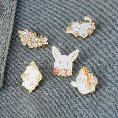 XCMRYSP 5Styles White Rabbit Badge Brooch Cute Cat Metal Enamel Lapel Pin Backpack Clothes Animal Jewelry Gift for Kids