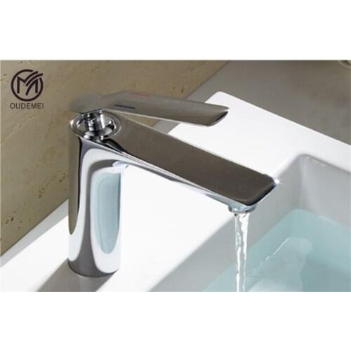 Bathroom Faucet Brass Chrome Faucet Sink Mixer Tap Vanity Hot and Cold Water Mixer Tap Bathroom Faucets