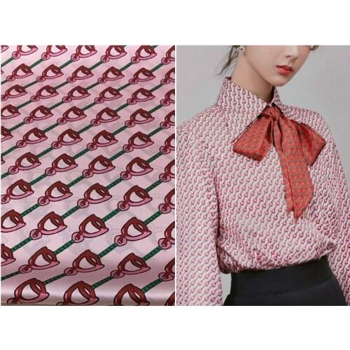 Stretch fabric heavy silk fabric brand pink horse chain print shirt dress silkworm silk stretch satin fabric for fashion design