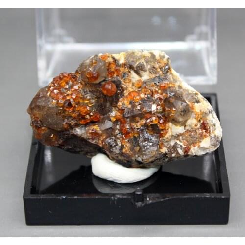 100% natural Garnet and tea crystal Symbiosis mineral specimen stones and crystals healing crystals quartz box size 5.2 cm