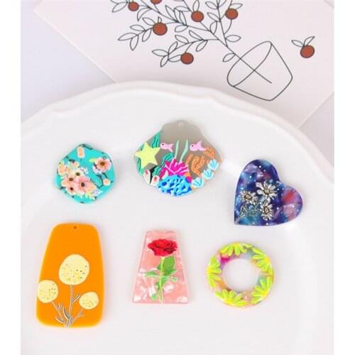 Spring style 30pcs/lot Relief flowers pattern print geoemtry heart Trapezoid irregular shape acrylic beads diy jewelry accessory