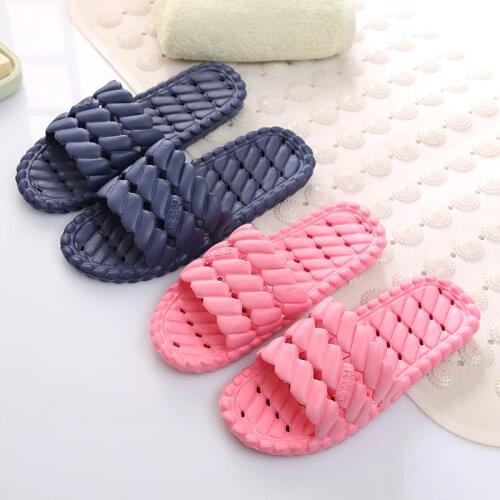 High Quality Bathroom Men Slippers Wholesale Unisex Bathhouse Slip on Slippers Couple Fashion Breathable Hollow Home Slippers