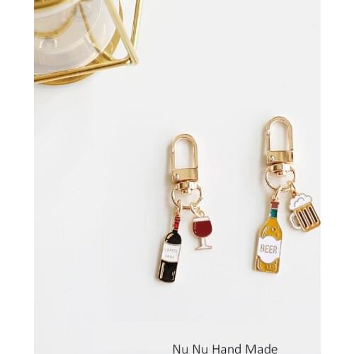 Creative Wine Beer Keychain Cat Airpods Pendant Backpack Keyring Best Friend Charms Car Keychain Couple Gift Original Design