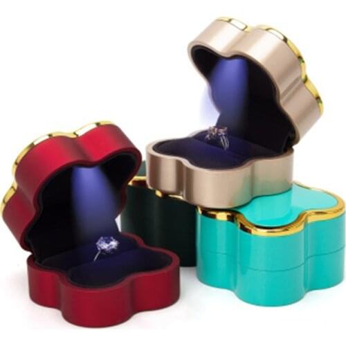 2021 New LED Lighted Ring Pendant Gift Box Wedding Engagement Necklace Jewelry Storage Display Case