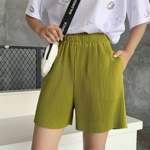 2021Fashion new Korean style pleated loose casual five-point pants Womens wide-leg shorts are thin and high-waist