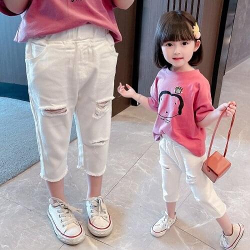 Girls' summer pants 2021 new childrens wear Korean girls' white jeans cropped trousers with holes