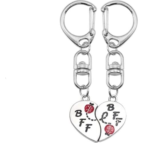 Best Friends KeyChain 2 Pcs/Set Heart Shape Metal KeyChain For Boy Or Girl Cute Fashion Glamour Pendant Gift for Sister and Frie