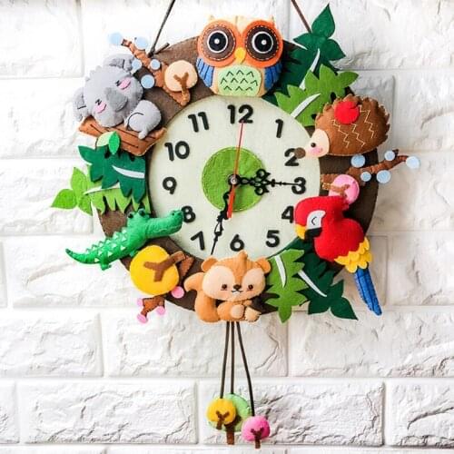 Handmade Kids Wall Clock Cartoon Wreath Shape Wall Clock Battery Powered Teaching Clock for Kindergarten Classroom Wall