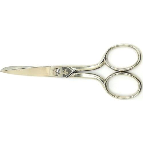 Sewing scissors and jewel crafts of carbon steel and nickel finish (5,5 inches/13,97 cms.)