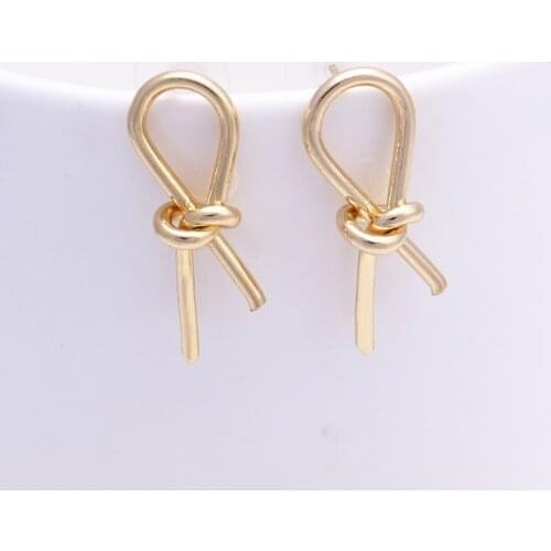 Vintage Hollow Knot Twist Stud Earrings for Women Simple Glossy Statement Geometric Metal Modern Art Thick Bar Orecchini Jewelry