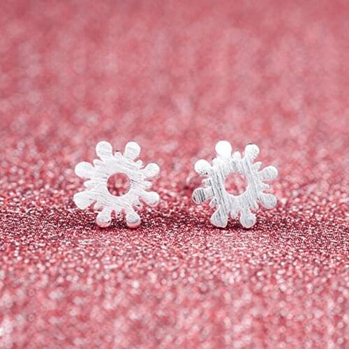 2020 New Fashion Jewelery Snowflake Earrings Simple Metal Silver Plated Earrings Gift For Girls New Product Launch