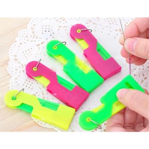 1PC Random Color Elderly Convenient Use Automatic Easy Sewing Needle Device Threader Thread Guide Tool For Older