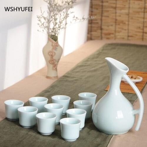 Exquisite Longquan celadon half-moon pot, half a catty, a catty white jug, antique wine utensils, high-end jug, durable
