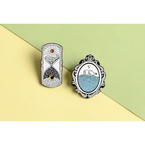 Creative Cartoon Mirror Drifting Bottle Moon Sea Enamel Brooch Alloy Badge Denim Clothes Bag Pins Cute Punk Jewelry Woman Gift