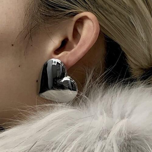 Heart Design Elegant Women Vintage Earrings Material Wind Copper Metal Gold Color Ins Popular Luxury Fashion Jewelry Gift