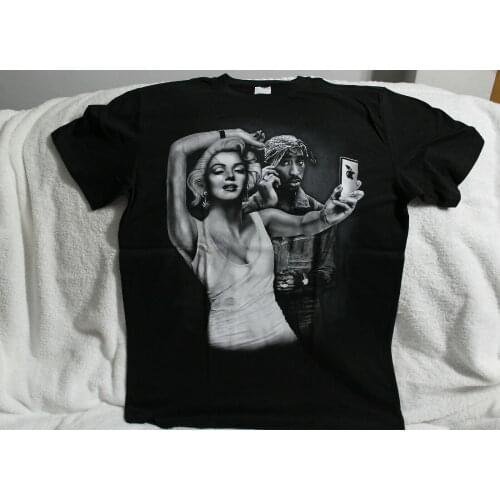 Humor Tupac Shakur Marilyn Monroe Selfie 2pac Hiphop Rapper T-Shirt. Summer Cotton Short Sleeve O-Neck Mens T Shirt New S-3XL
