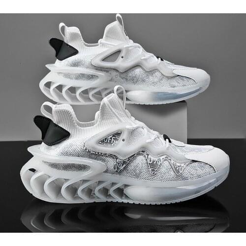 2021summer New Mens Shoes Fashion Trend Blade Hollow Soles Fly Mesh Surface Breathable Casual Running Sneakers Men White Black