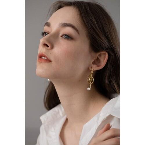 Faux Pearl Music Charm Dropping Earrings Brass With 18k Gold Women Jewelry Party T Show Gown Runway Rare Korean Japan Trendy