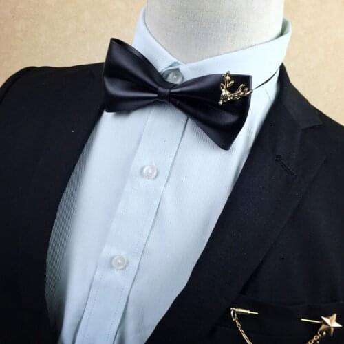High-end British Leather Rhinestone Bow Tie Brooch Mens Shirt Lapel Pins and Brooches Bowtie Cravat Wedding Jewelry Accessories