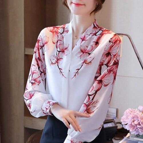 Femininas Blusas long-sleeved silk shirt Womens 2021 Autumn New temperament v collar Casual loose printed Women top 822C