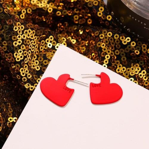2020 Vintage Women Heart Shape Cute Earrings New Fashion Red Color Love Heart Statement Small Earrings for Women