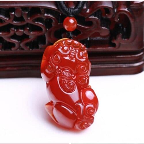 Natural Red Agate Jade Lucky Pixiu Pendant For Men Women Amulet Gifts Jades Stone Pi Xiu Fashion Charms Jewellery Accessories