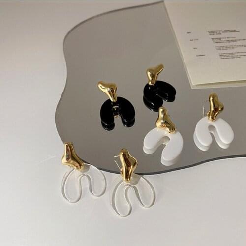 Metal Irregular Acrylic Earrings Vintage Fashion Contracted Trend For Women Stud Earrings U Font Earrings 2021 New Jewelry