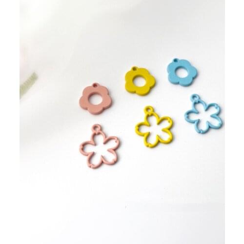 Spring syle 50pcs/lot color Spray paint cartoon flowers shape alloy floating locket charms diy jewelry earring accessory