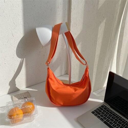 Womens bag 2021 Korean spring new large capacity dumpling bag casual one shoulder nylon messenger bag trend