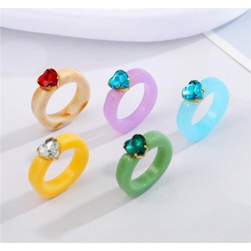 1PC New Cute Colorful Heart Rhinstone Acrylic Resin Ring For Women Simple Inlay Love Zircon Finger Ring Female Jewelry R311