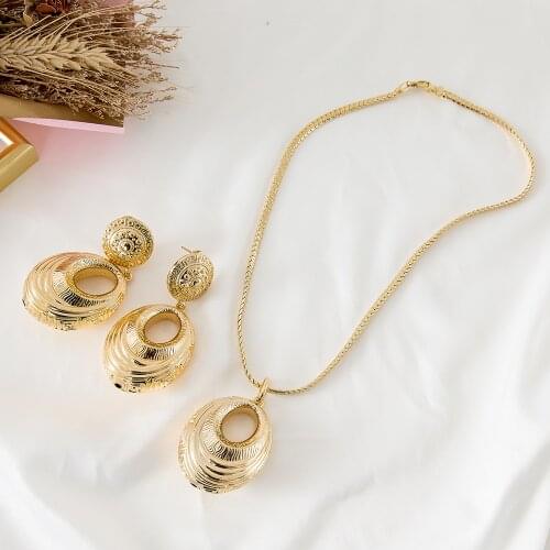 Conch Shaped Golden Color Exquisite Style Necklace And Earrings Set For Women 2021 New Arrival Wedding Gift