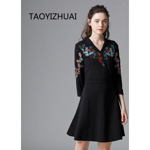 TAOYIZHUAI autumn new arrival vintage style women dress a line print v neck above knee plus size elegant luxury dress 14302