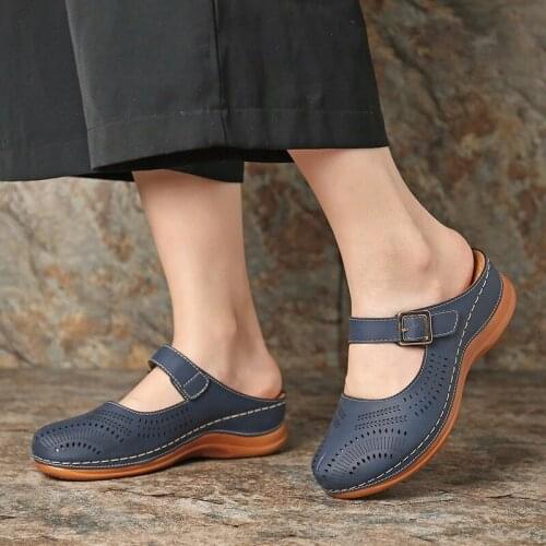 Fashion Summer Multicolor Hole Shoes Womens Retro Super Comfortable Round Head Casual Womens Sandals Buckle Strap PU Solid
