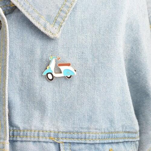 Cartoon Cute Battery Car Brooch Motorcycle Icon Enamel Blue Motorcycle Jeans Jacket Backpack Boy Girl Fashion Jewelry Gift