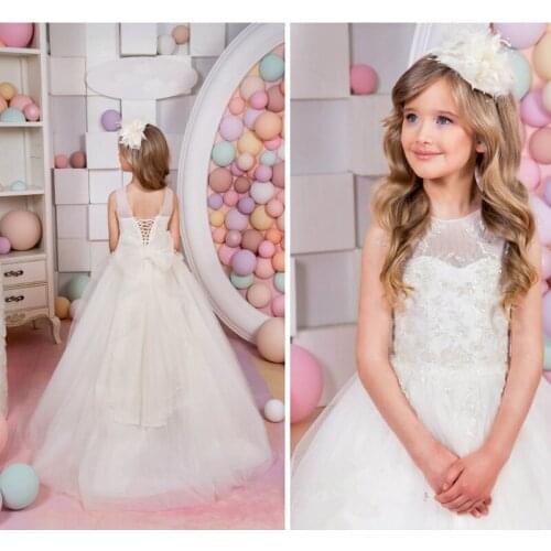2017 New Hot White Lace Flower Girls Dresses Beading Bow Girls First Communion Dress Princess Wedding Dress Ball Gown