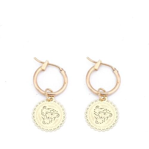 1Pair Vintage Hollow Round Carvd Pattern Hoop Earrings Women Jewelry Chic Gold Metal Color Small Pendant Circle Earrings E24-2