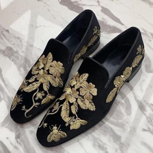 2021 New Mens Advanced Gold and Black Embroidery Advanced Casual Shoes Suede Material Elegant Atmosphere All Kinds 8KH161