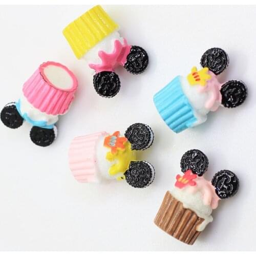 100/50pcs Wholesale Resin Kawaii Flatback DIY Artificial Sweet Strawberry Cupcake Cabochon Resin Charms Ornament Or Scrapbo