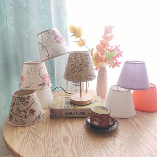 Xianfan new Eastern Europe style gold and wood base vintage table lamp for bedroom with cloth lampshade mini tiffany night light