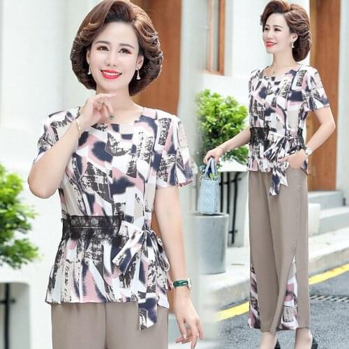 Aged mother Middle summer short sleeve foreign style top 2021 new middle aged and old womens summer Chiffon two piece suit