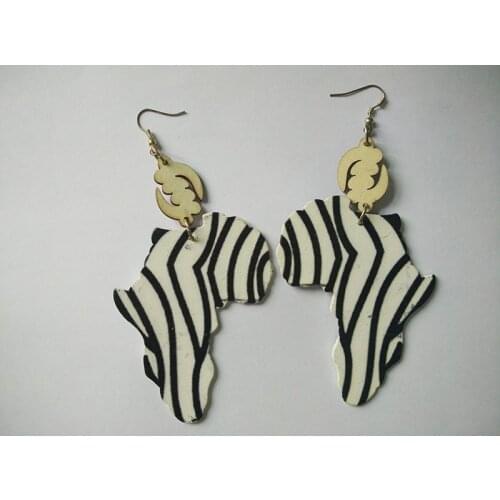 Free shipping 2017 Hot Sale Good Wood Africa Map Earring for Women