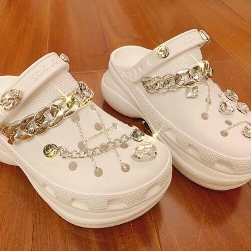 Luxury New Designer Shoe Charms Designer for Crocs DIY Metal Chain Croc Charms Vintage Fashion Bundle Shoe Accessories for Girls