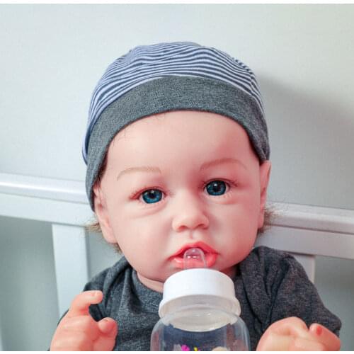 56CM Lifelike Reborn Baby Doll Boy With Blue Eyes Hat 22inch Realistic Newborn Baby Dolls Full Vinyl Body Crooked Mouth Doll Toy
