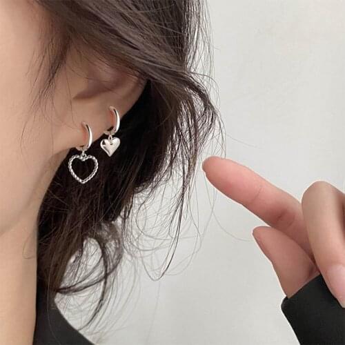 2Pcs/Set Love Heart Sliver Color Small Hoop Earrings Flower Hoop Earrings for Women Cute Romantic Earrings New Trendy