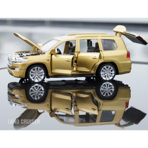1:32 TOYOTA Land Cruiser Model Toy Table Ornament with Lights Sounding Effects Pull-back Car Boxed Adult Gifts Collectibles