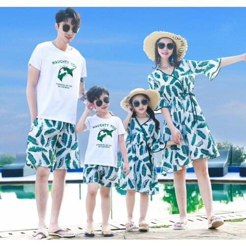 2021 Summer Family Matching Outfits Green Mom and Son Matching Clothes Fashion Beach Dad Baby Kid Shirts Mother Daughter Dresses